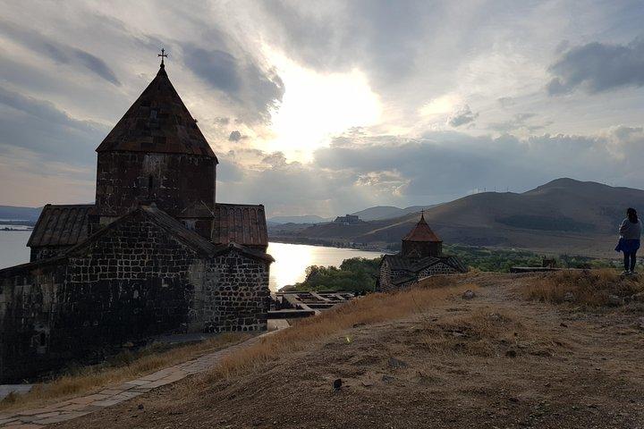 Tagesausflug nach: Lake Sevan-Dilijian (Old Dilijan, Haghartsin Monastery)
