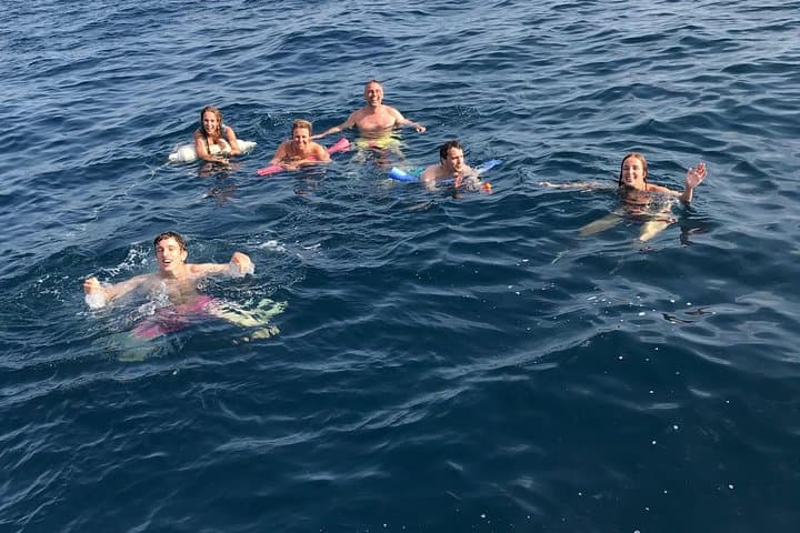 Barcelona Sailing: Light Snacks & Open Bar with Private Option