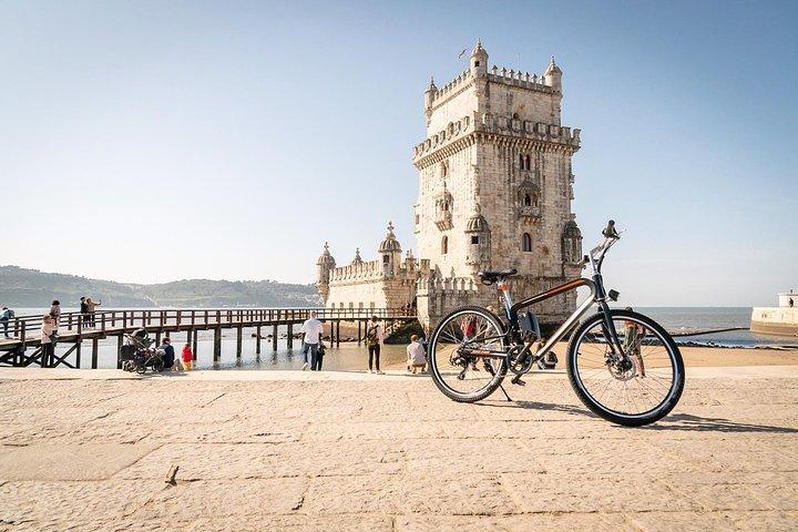 Lisbon Discoveries E-Bike Tour door Sitgo