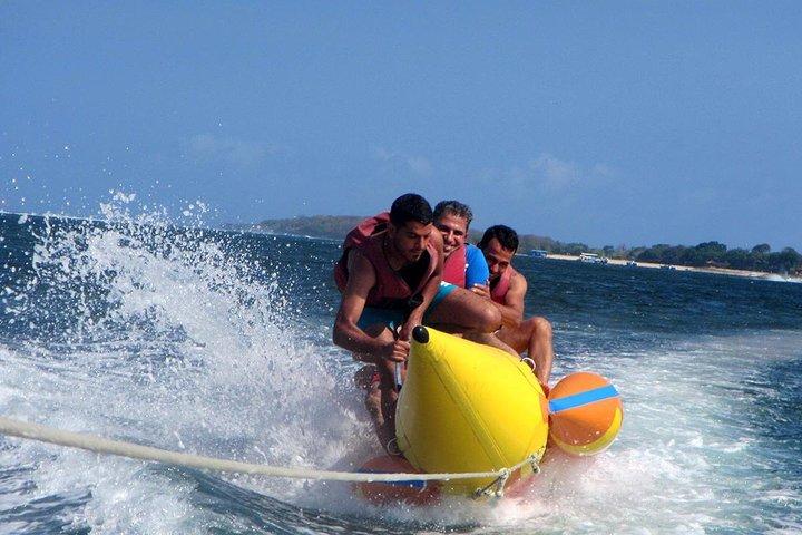 South Bali Tour: Watersport, GWK, Uluwatu Sunset e Kecak Dance
