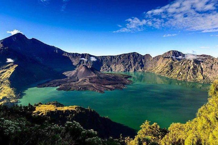 リンジャニ山トレッキング2日1泊(Senaru Crater Rim)
