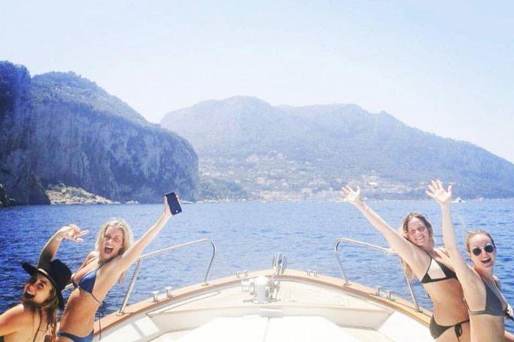 Privat dag på gozzobåt i Capri