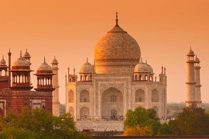 Sunrise Taj Mahal, Agra Fort & Baby Taj Tour von Delhi mit dem Auto