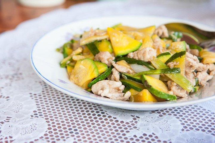 Traditionelle Markttour und privater laotischer Kochkurs mit einem Einheimischen