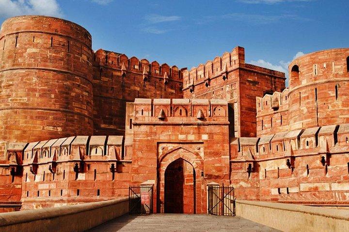 Tour privato: One Day Trip Per Agra da Delhi in auto Visita Taj Mahal e Agra Fort