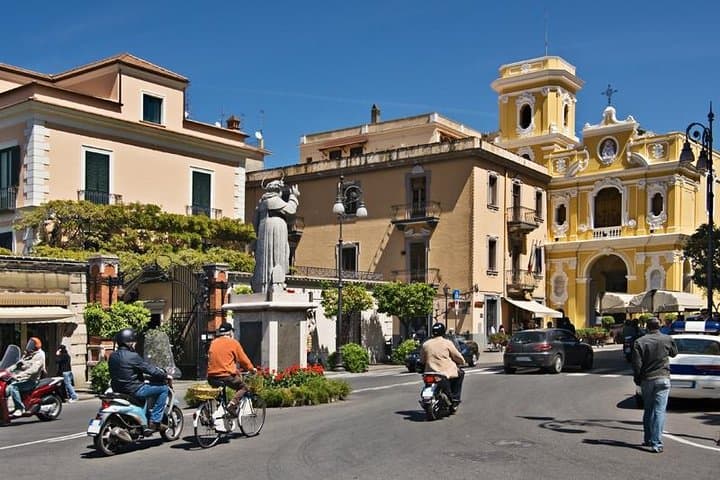 Transfer from Naples to Sorrento with a stop at Pompeii and Mt Vesuvius(1-8 PAX)