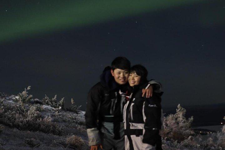 Northern lights jagter med bil