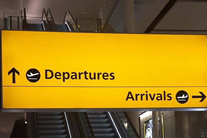 Private Round Trip Transfer from Heathrow Airport to London City
