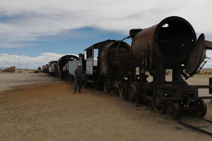 5 Tage Uyuni Salt Flats mit Guide auf Englisch ab La Paz