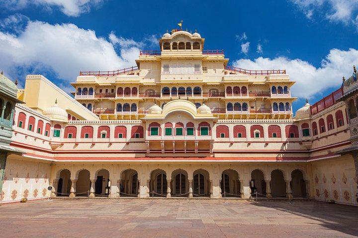 Tour privato della città di Jaipur da Agra in auto