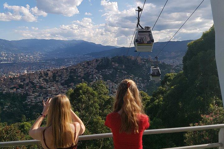Tour privato Medellín Graffiti di mezza giornata compreso il metrocable