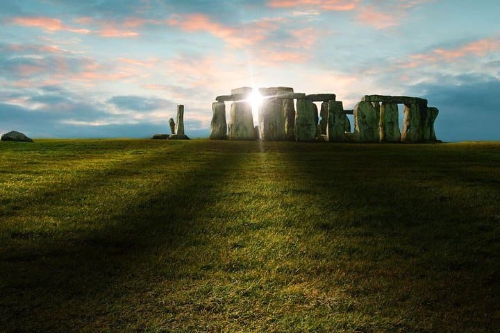 Stonehenge Inner Circle Private Tour from London with Bath Visit