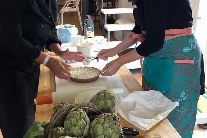 From Rome: Pasta Fresca Cooking Class in a Farmhouse with a Local