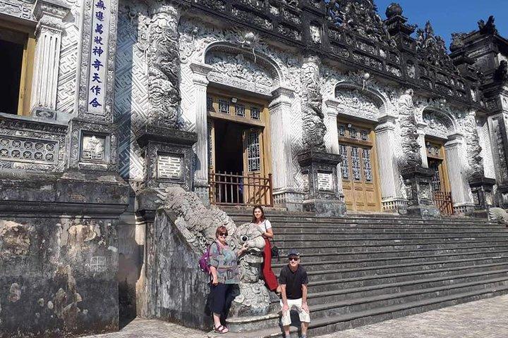 CHAN MAYまたはTIEN SA PortからHue City&Perfume Riverへの小旅行