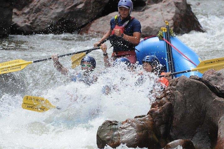 Ganztägiges Wildwasser-Rafting-Abenteuer in der Royal Gorge Cañon City CO