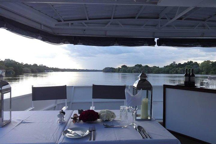 Tour guiado de Victoria Falls e Sunset Cruise Combo
