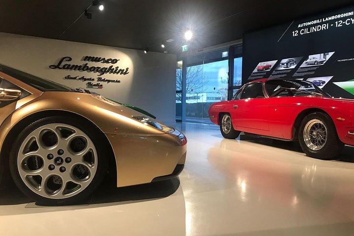 フェラーリ ランボルギーニ パガーニの工場と博物館 - ボローニャからのツアー