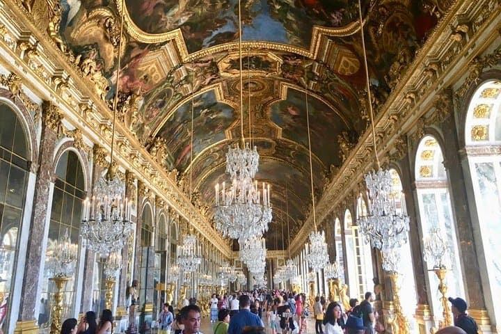 Versailles Palace & Marie-Antoinette's Estate Full Day Private Tour from Paris