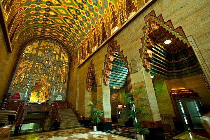 Best Detroit Architecture Walking Tour: Inside Access & Landmarks