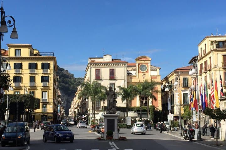 Pompeii-Sorrento-Positano tour from Naples, with licensed guide included