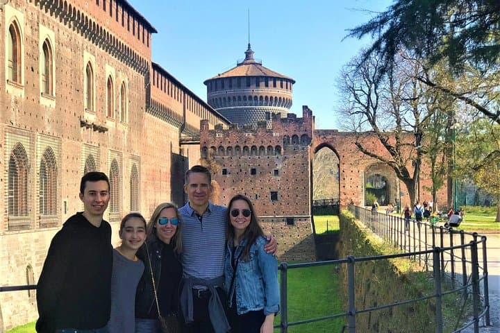 Milan Must-See Sites Guided Tour with Skip-the Line Tickets to Duomo & Cathedral