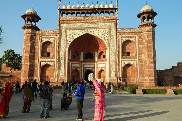 Adventure Taj Mahal e Agra Fort Tour senza auto