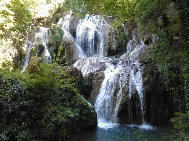 Excursão de um dia às cachoeiras de Lovech e Krushunski saindo de Sofia