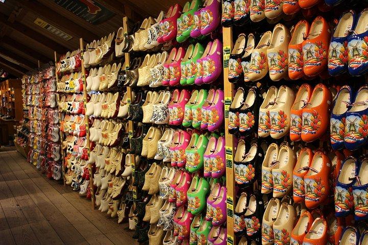 Day Trip from Amsterdam to Zaanse Schans Windmills and Volendam