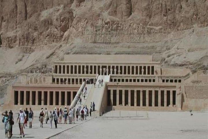 Luxor Private Full-Day Tour: Discover the East and West Banks of the Nile