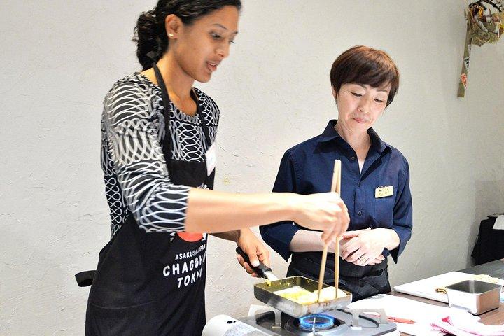 Tokyo Fish Market Tour & Sushi Making in der Nähe von Adachi mit Masahito