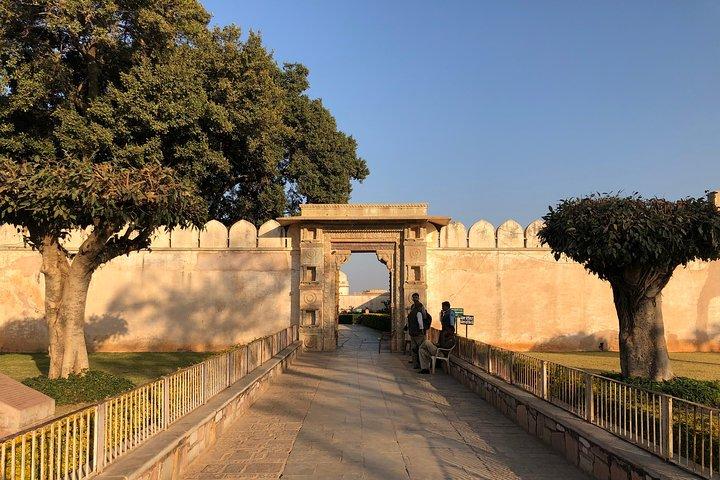 Geführte Chittorgarh Fort-Tagestour ab Udaipur mit Mittagessen
