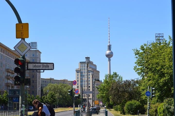 Cold War, Berlin Wall, Spies and the East Side Gallery
