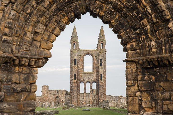 Tour di un giorno per piccoli gruppi di St Andrews e dei villaggi di pescatori della contea di Fife, partendo da Edimburgo