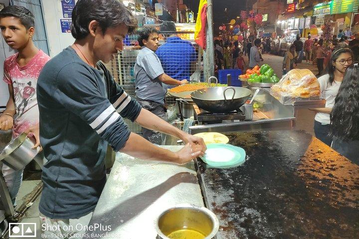 食の伝道師と行くバンガロールのストリートフードウォーキングツアー