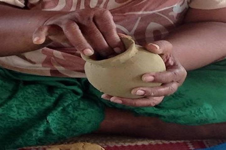 Explore Sigatoka-Fijian Pottery village, School, Sand Dunes / Shopping Ex CoralCoast