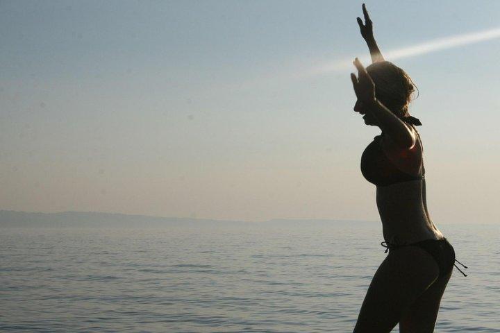 3 Stunden Neos Marmaras: Tages- oder Sonnenuntergangs-Segeltour Buchten & Inseln