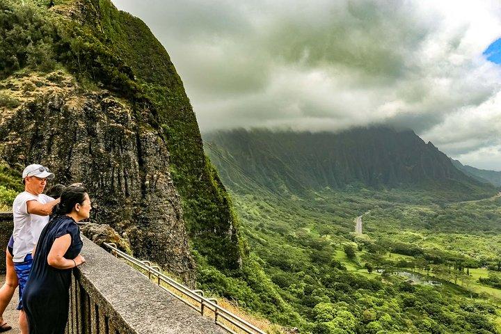 ベストオブオアフ:映画付きプライベートツアーとボートツアー