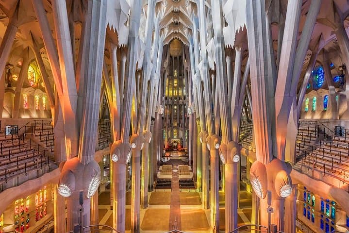 Sagrada Familia Private Guided Tour with Skip the Line Tickets