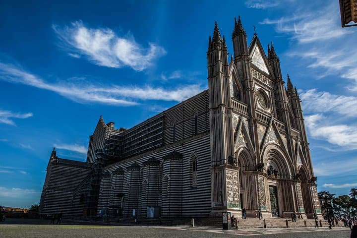 Orvieto and Civita di Bagnoregio Full Day Private Tour from Rome