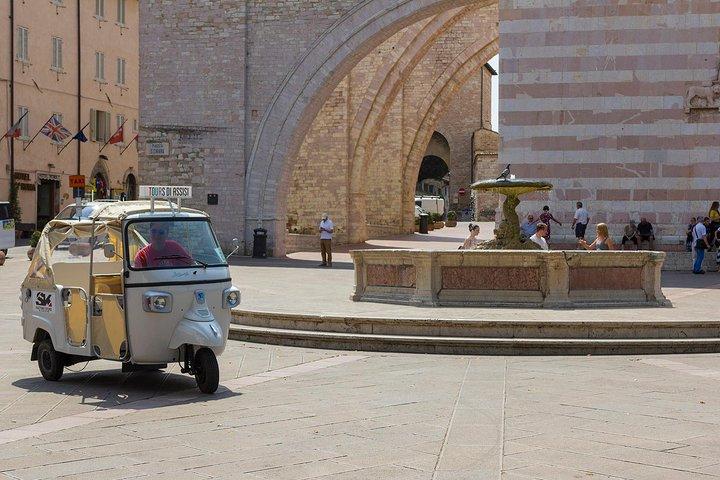 エイプ・カレッシーノによるパノラマツアー with E-Tuk