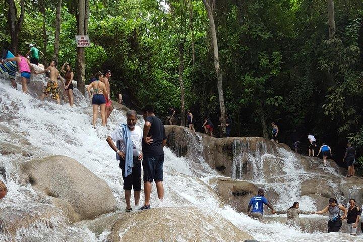 Dunn's River Falls e spiaggia da Ocho Rios Giamaica