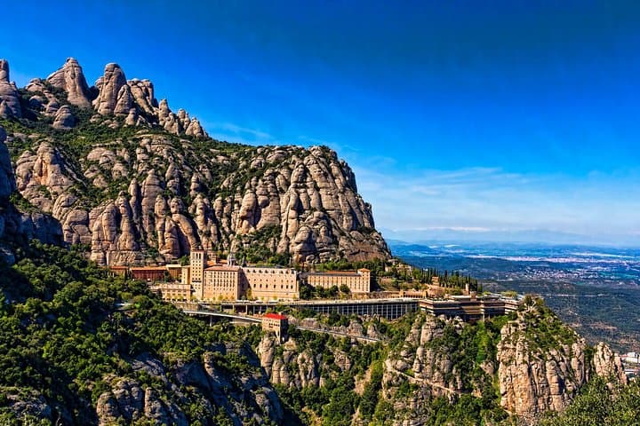 Best of Barcelona and Montserrat - pickup from your hotel/ship