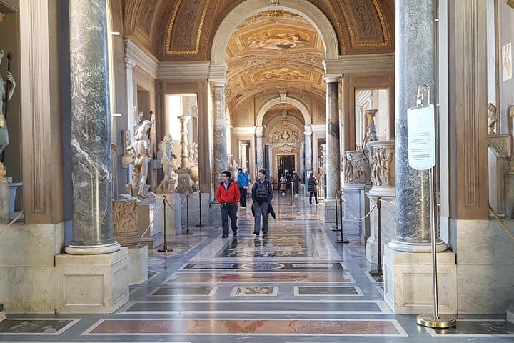 Private Vatican Museums and St. Peter's Basilica Early Bird Tour