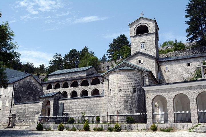 Montenegro Tour: Cetinje - Njegusi Dorf - Kotor - Budva