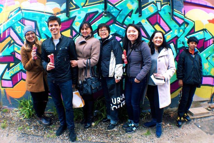 Primeiro passeio de comida de Toronto: Experimente o mundo no Kensington Market
