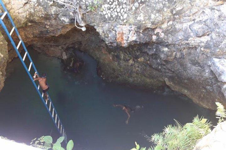 Blue Hole Mineral Spring y Rick's Cafe