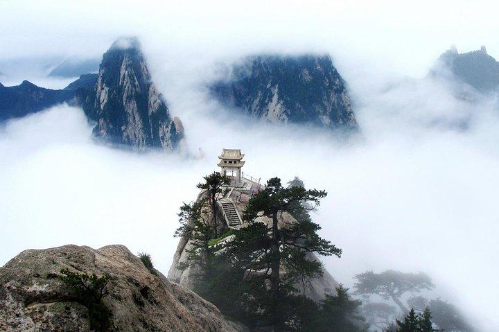 2 Tage Xian Mount Huashan Abenteuer & Hot Spring Experience Tour
