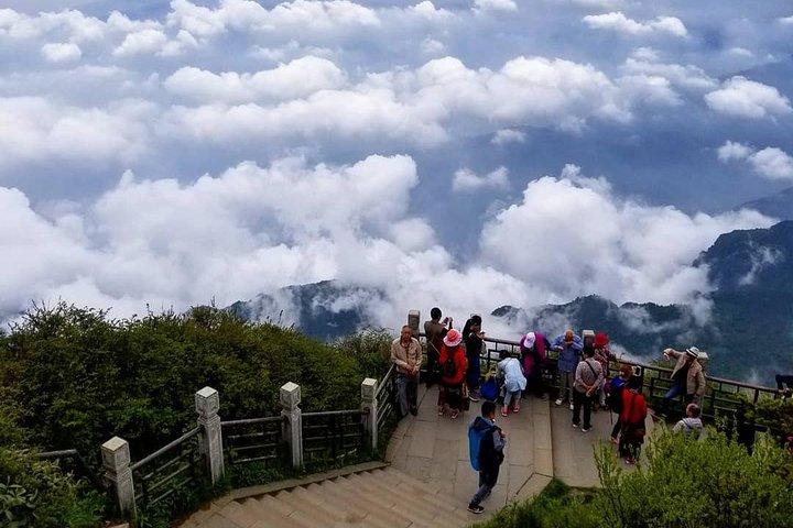 2 - デイオールインクルーシブ楽山大仏と峨眉山ツアー