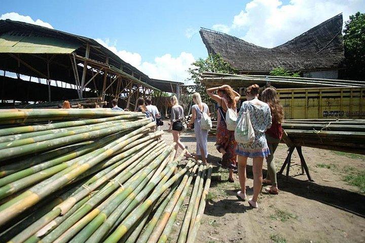 Excursão pela vila de bambu de Bali com refresco