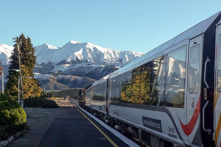 TranzAlpine列車の旅 : クライストチャーチからグレイマウスへ